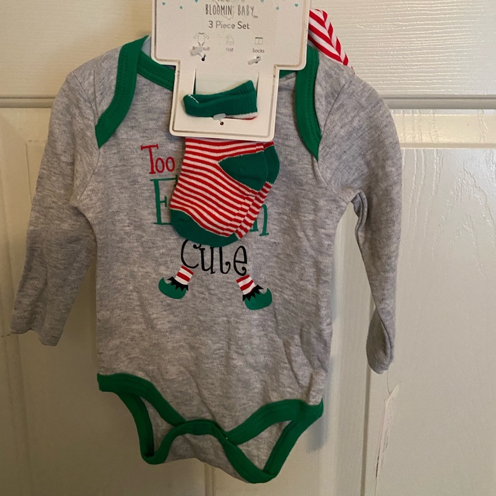 CHRISTMAS BABY ONE PIECE L/S 0-3 months BODYSUIT Too Elfin Cute Socks hat NWT